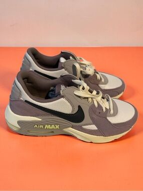Nike Air Max Sneakers in Grey, Cream & Black